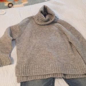 Women’s cowl neck sweater size extra small